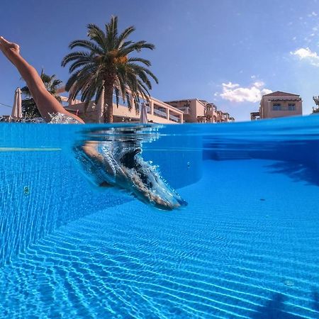 Isida Hotel Agia Marina Екстериор снимка