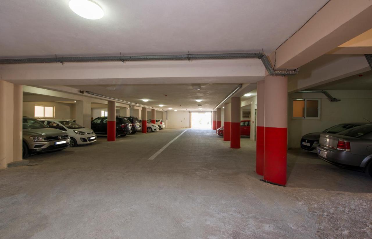Isida Hotel Agia Marina Екстериор снимка