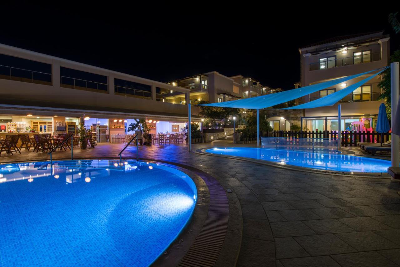 Isida Hotel Agia Marina Екстериор снимка