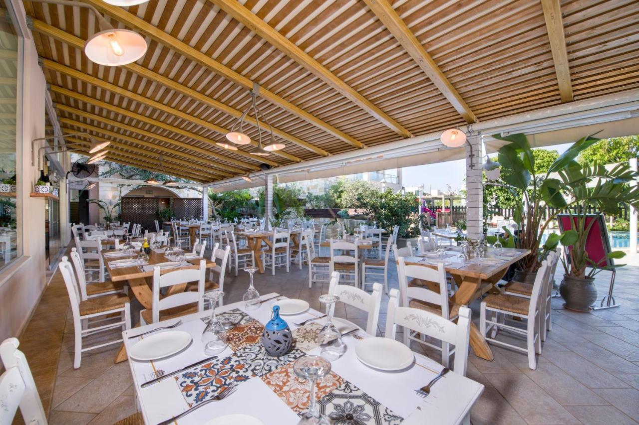 Isida Hotel Agia Marina Екстериор снимка