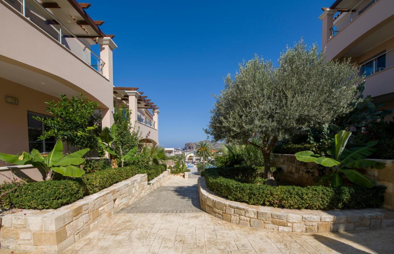 Isida Hotel Agia Marina Екстериор снимка