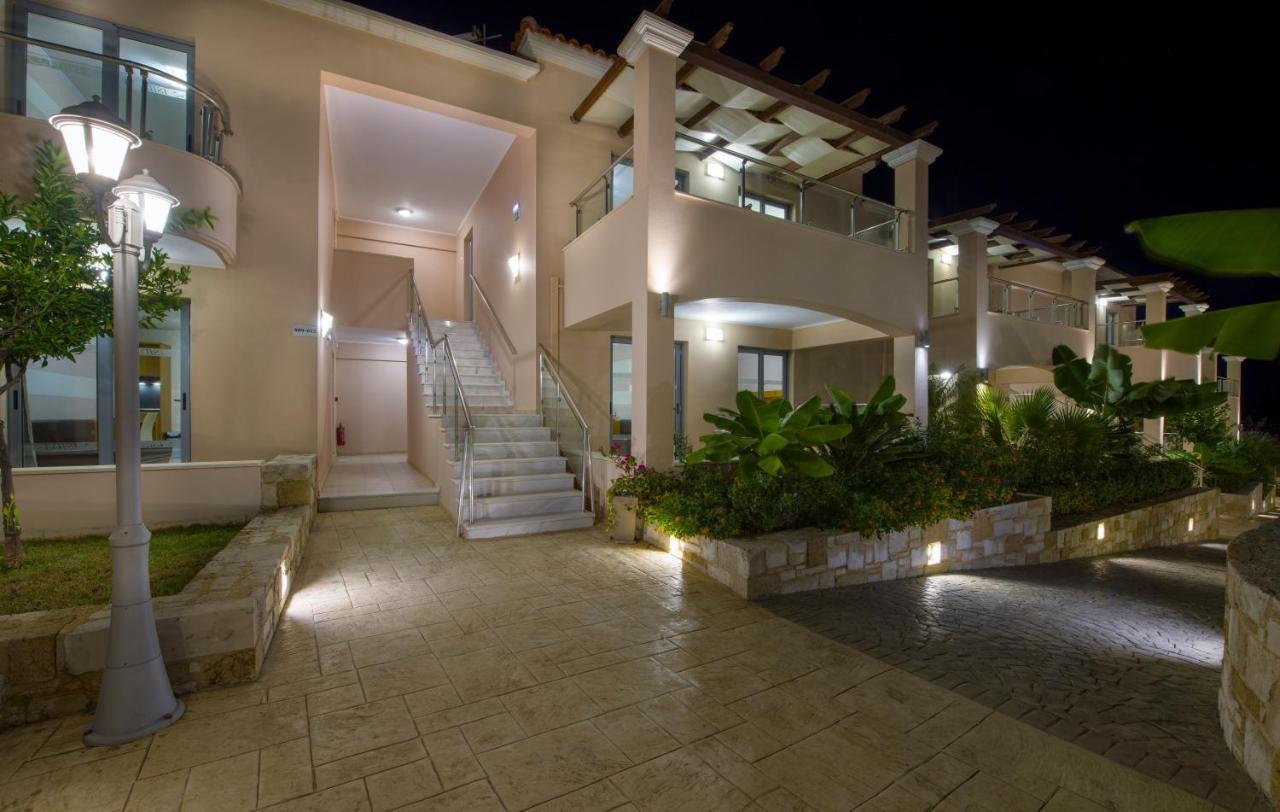Isida Hotel Agia Marina Екстериор снимка