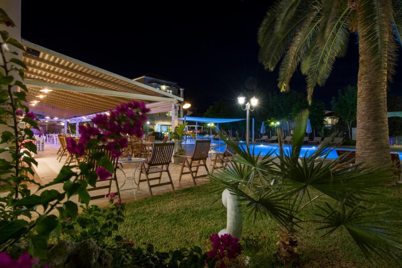 Isida Hotel Agia Marina Екстериор снимка
