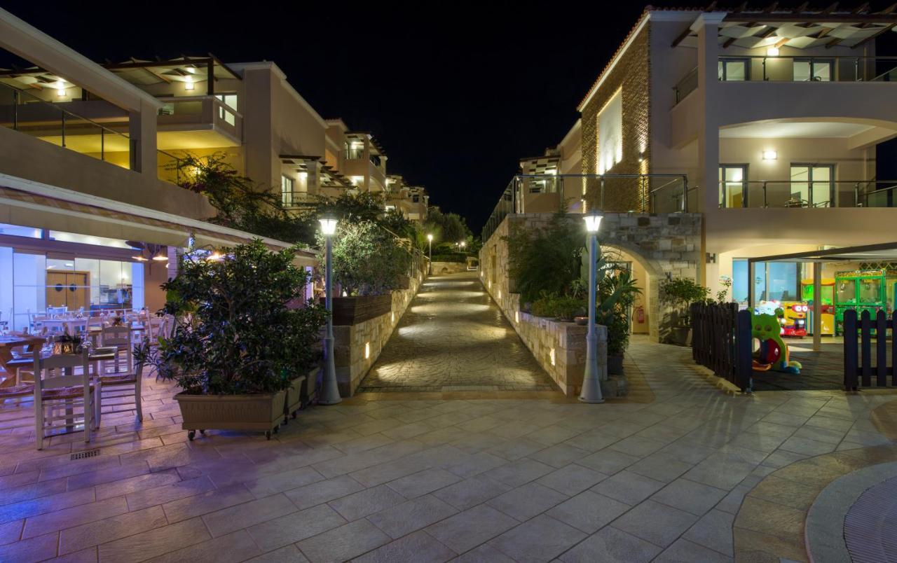 Isida Hotel Agia Marina Екстериор снимка