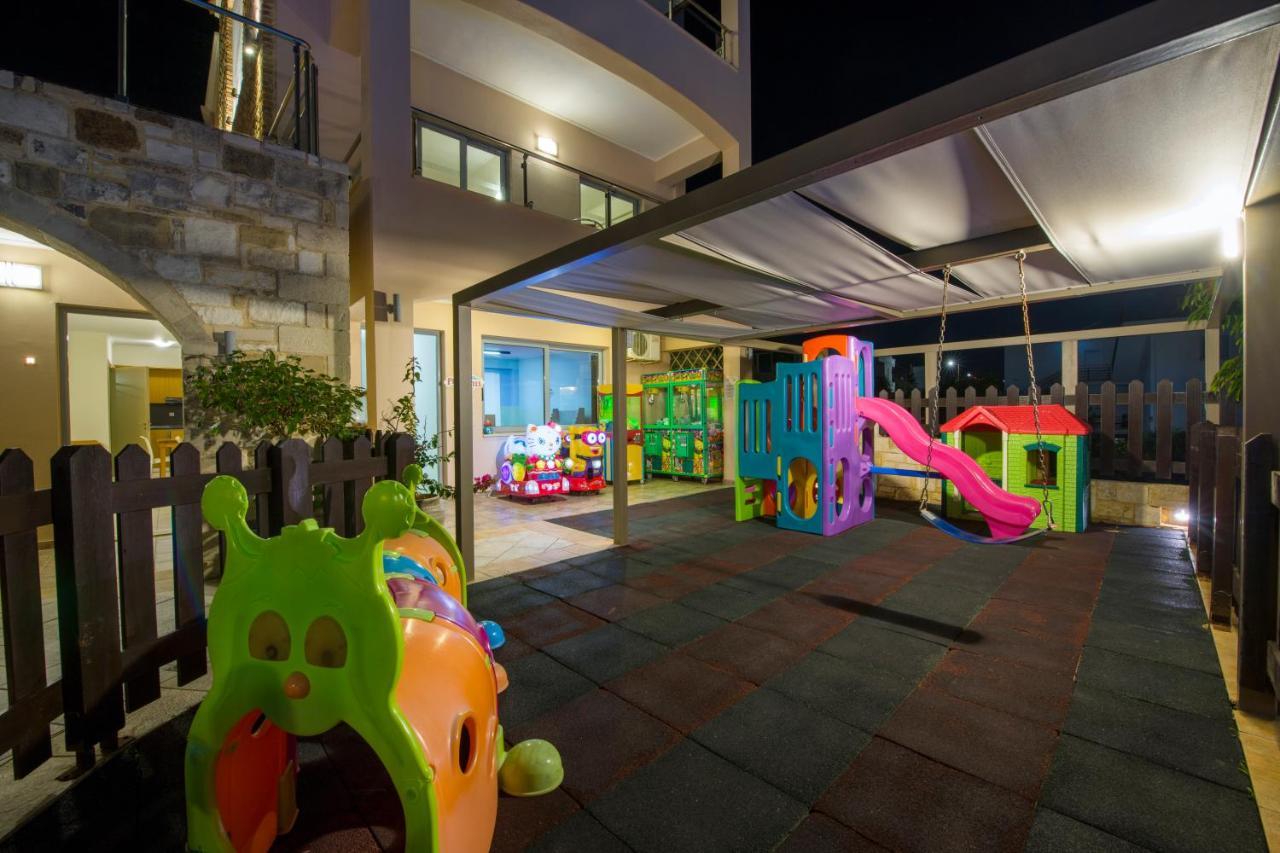 Isida Hotel Agia Marina Екстериор снимка
