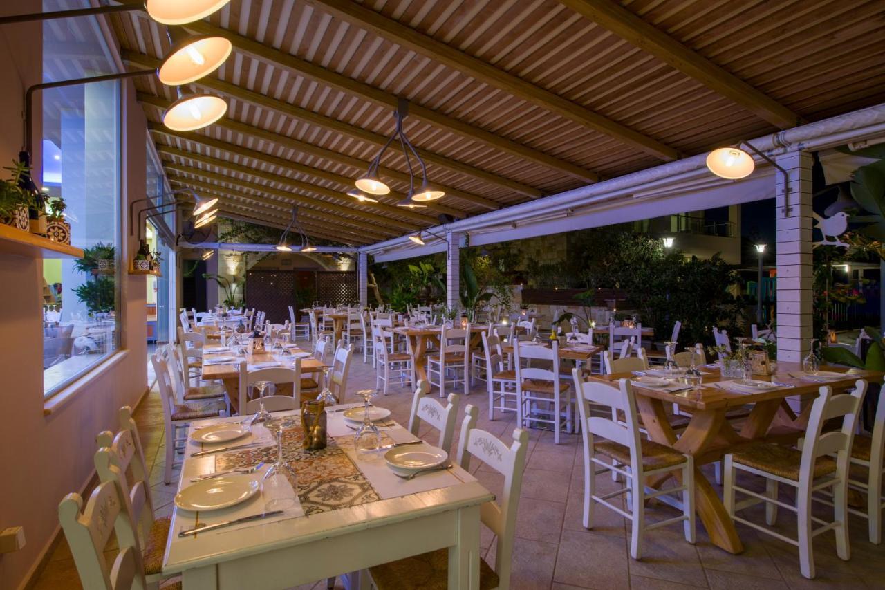 Isida Hotel Agia Marina Екстериор снимка