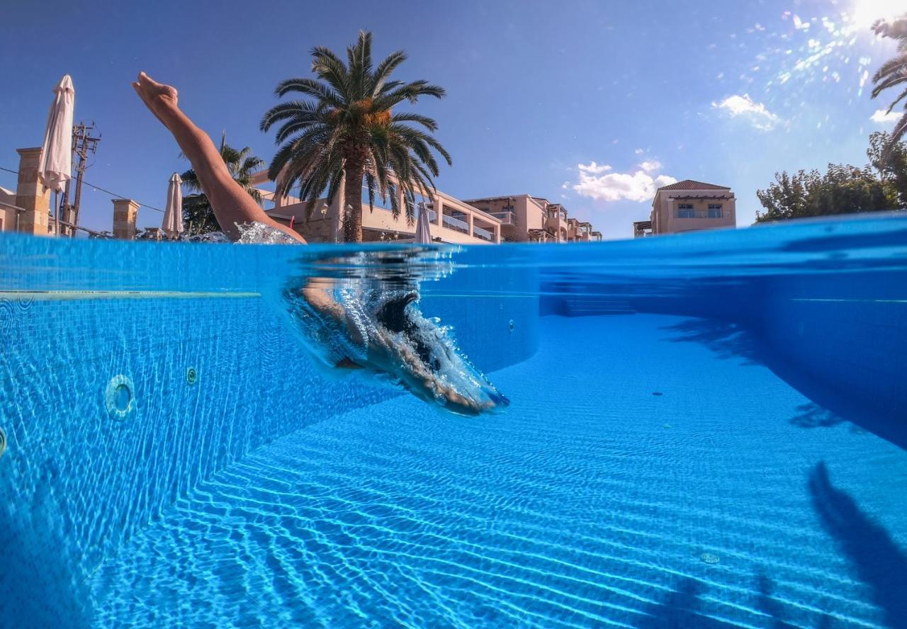 Isida Hotel Agia Marina Екстериор снимка