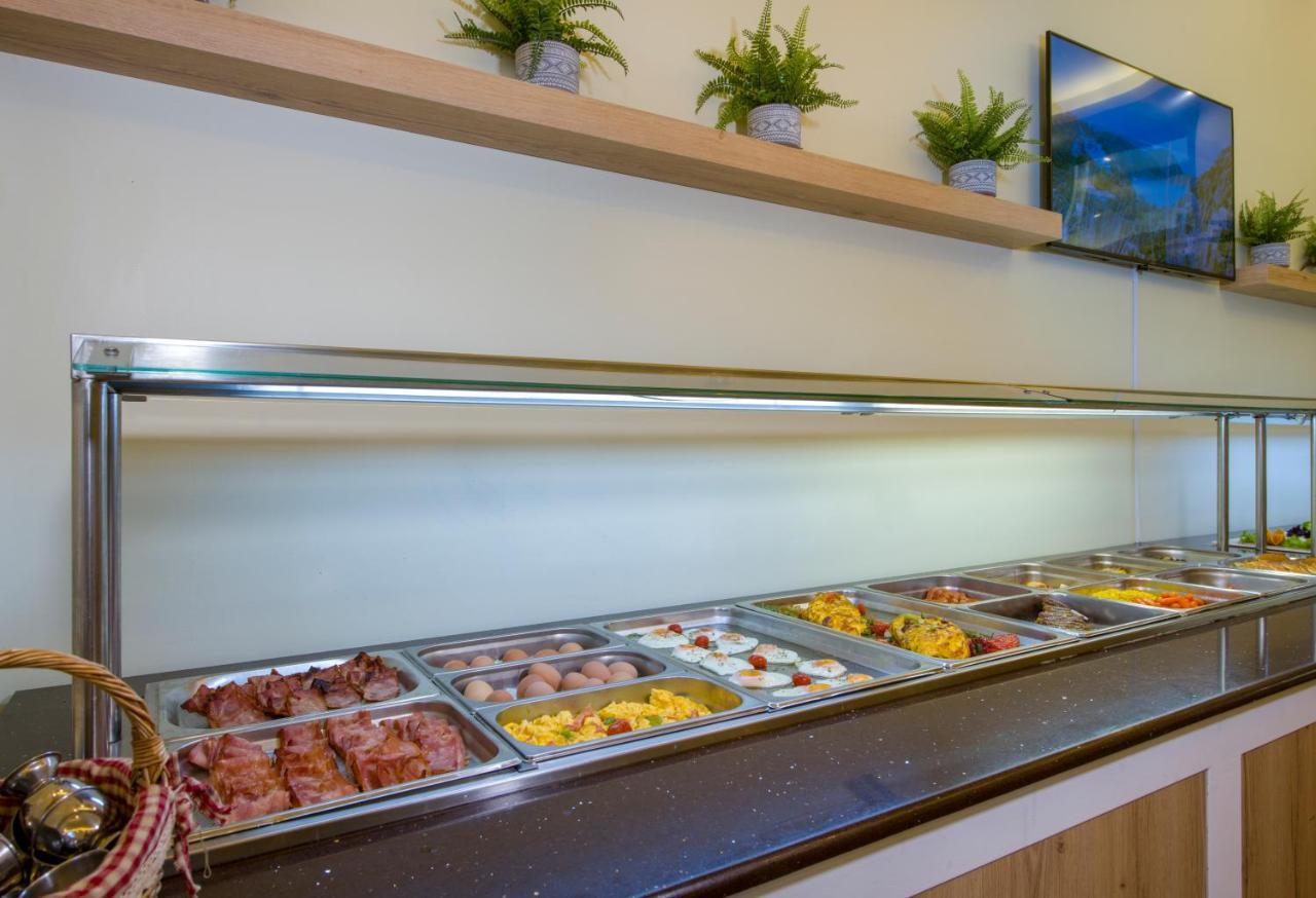 Isida Hotel Agia Marina Екстериор снимка