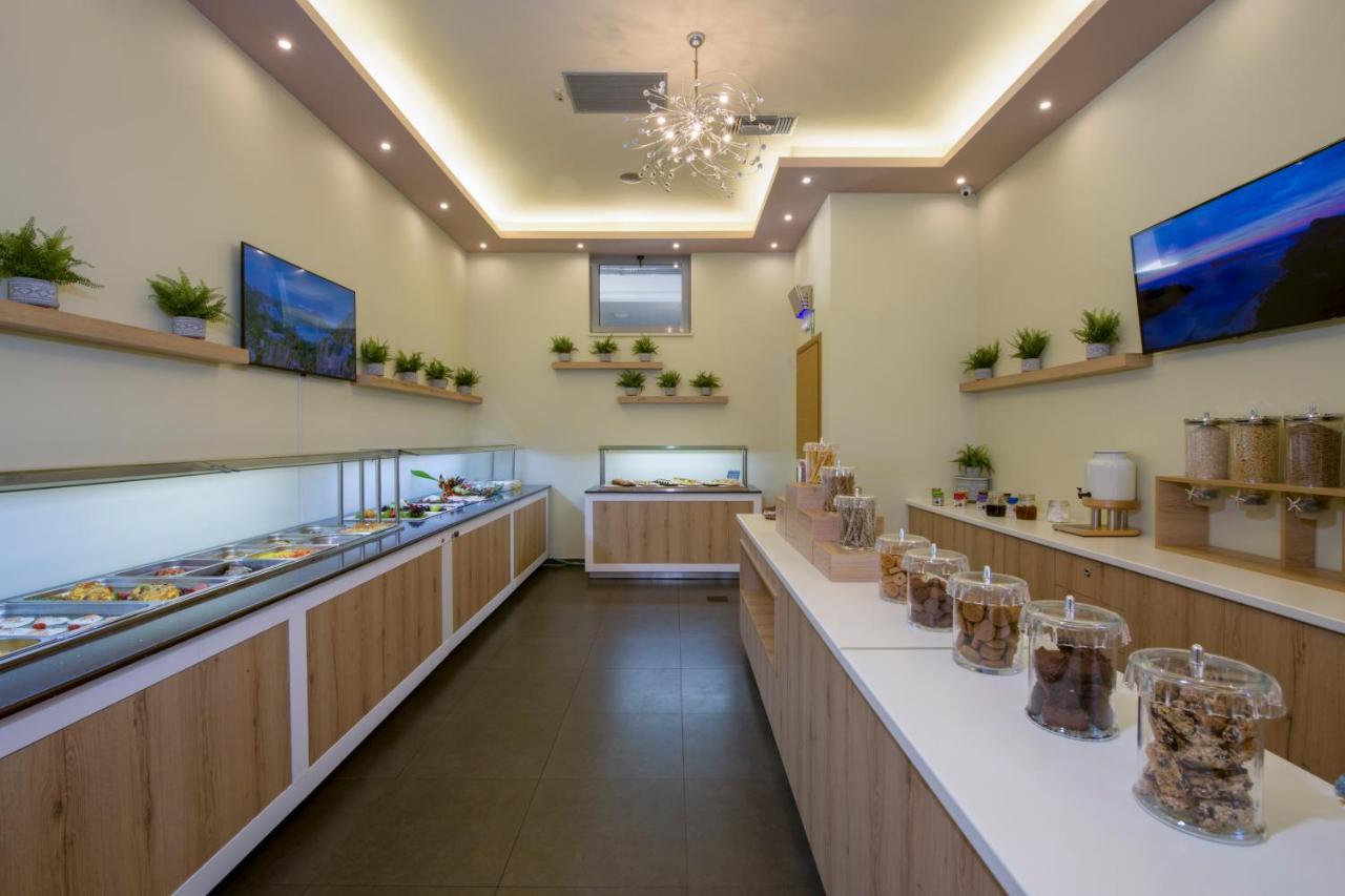 Isida Hotel Agia Marina Екстериор снимка