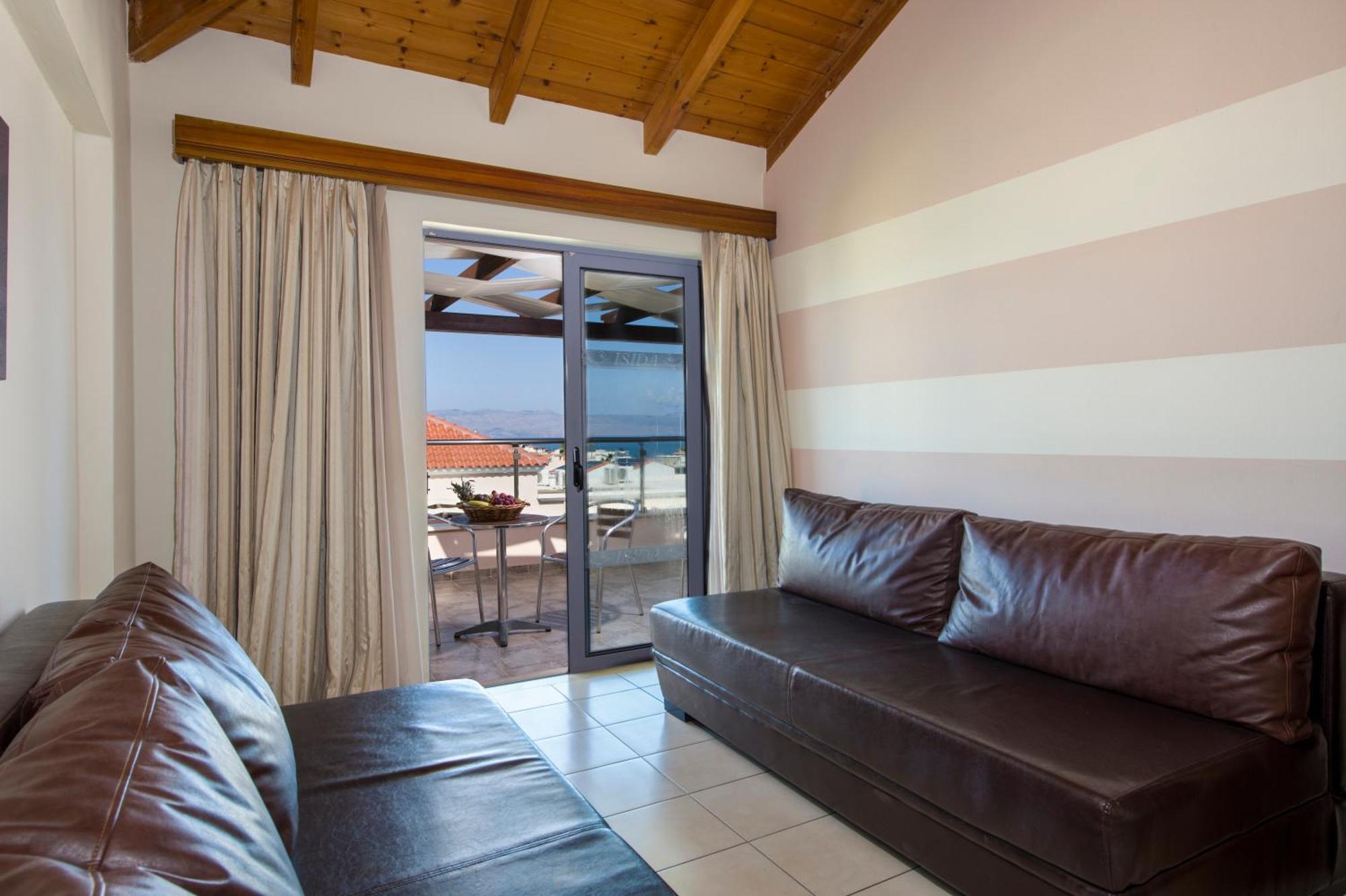 Isida Hotel Agia Marina Екстериор снимка