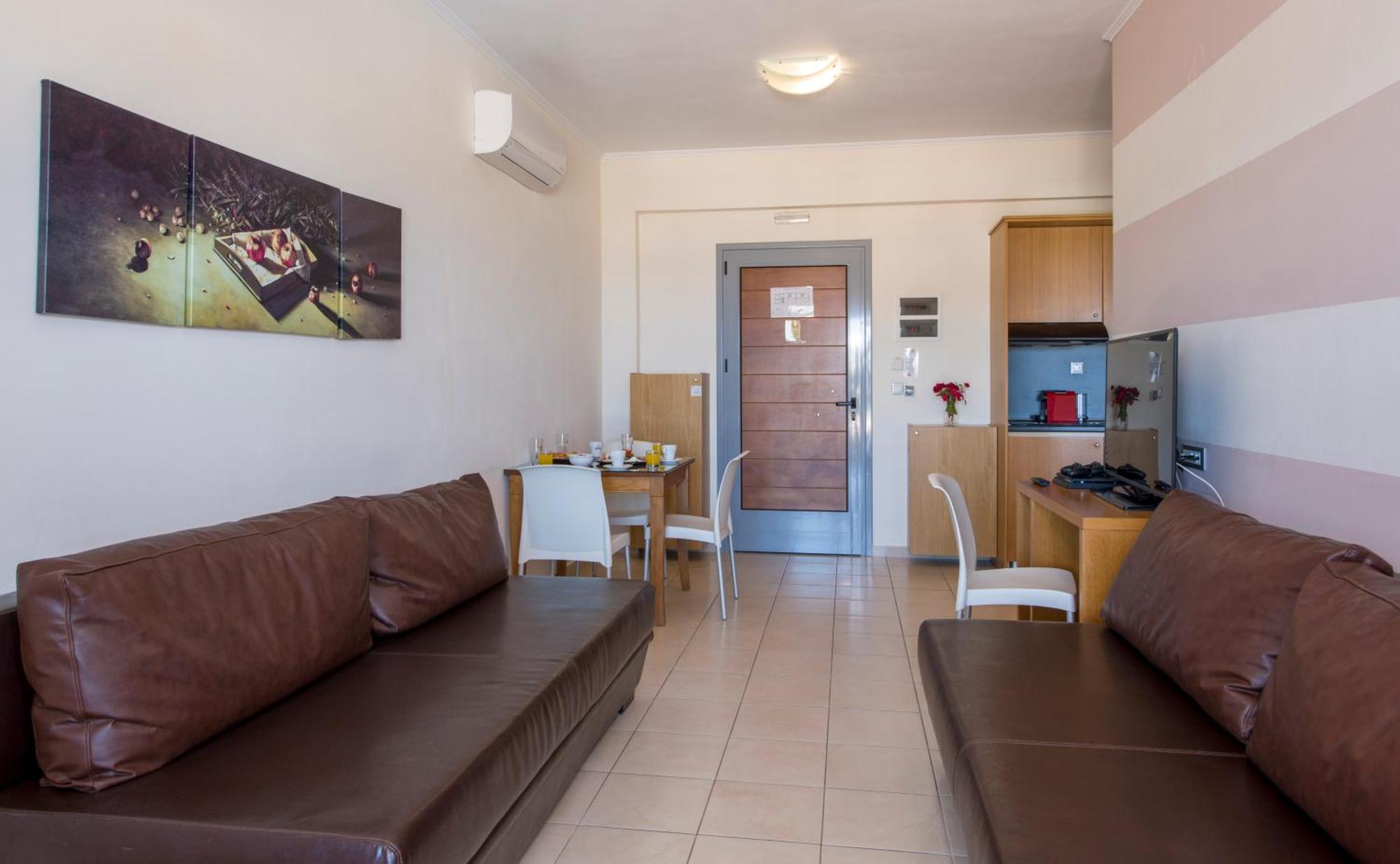 Isida Hotel Agia Marina Стая снимка